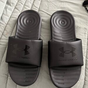 Under Armour sandals boys size 6